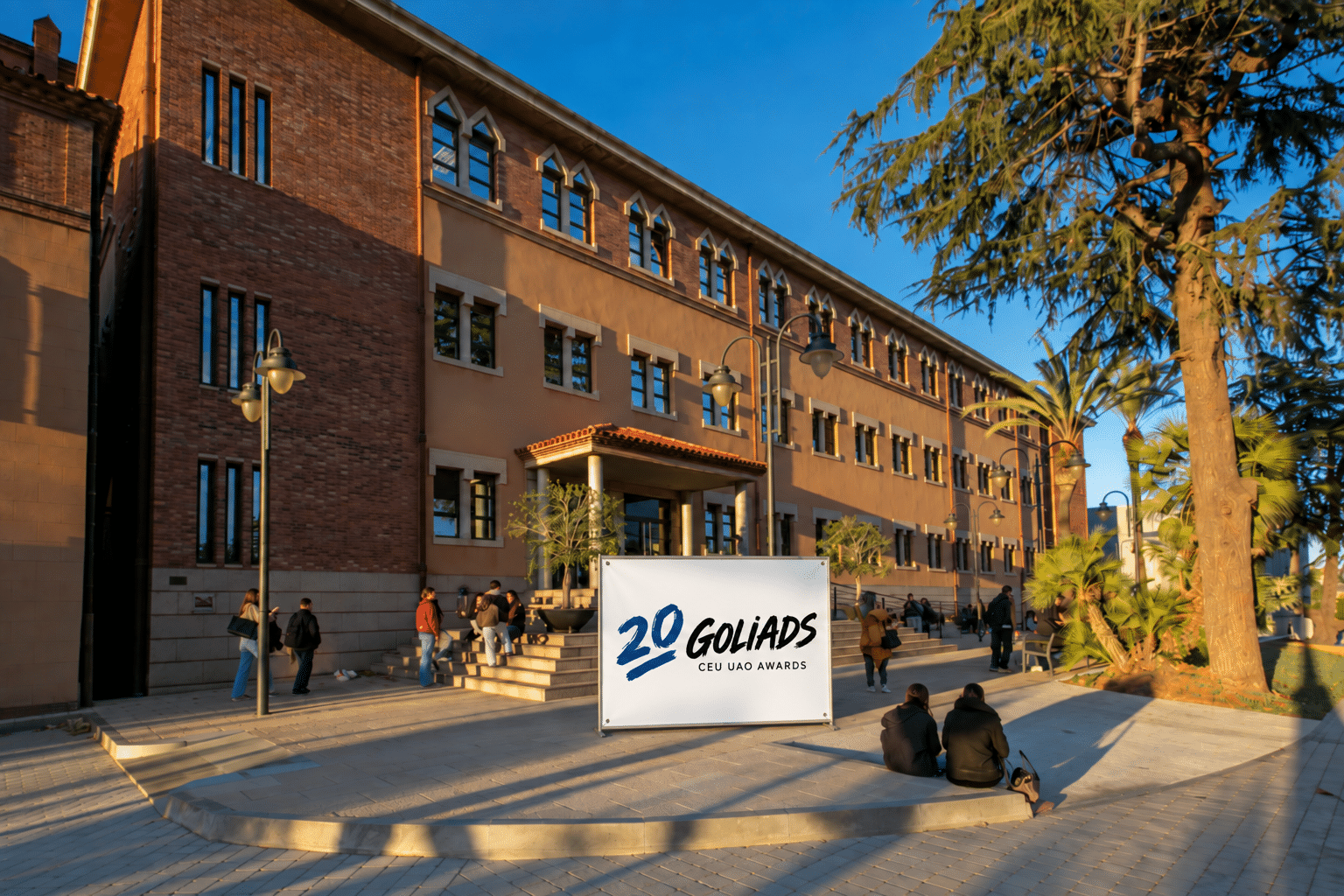 Alumnis de 20 promociones de Comunicación reunidos por un evento común